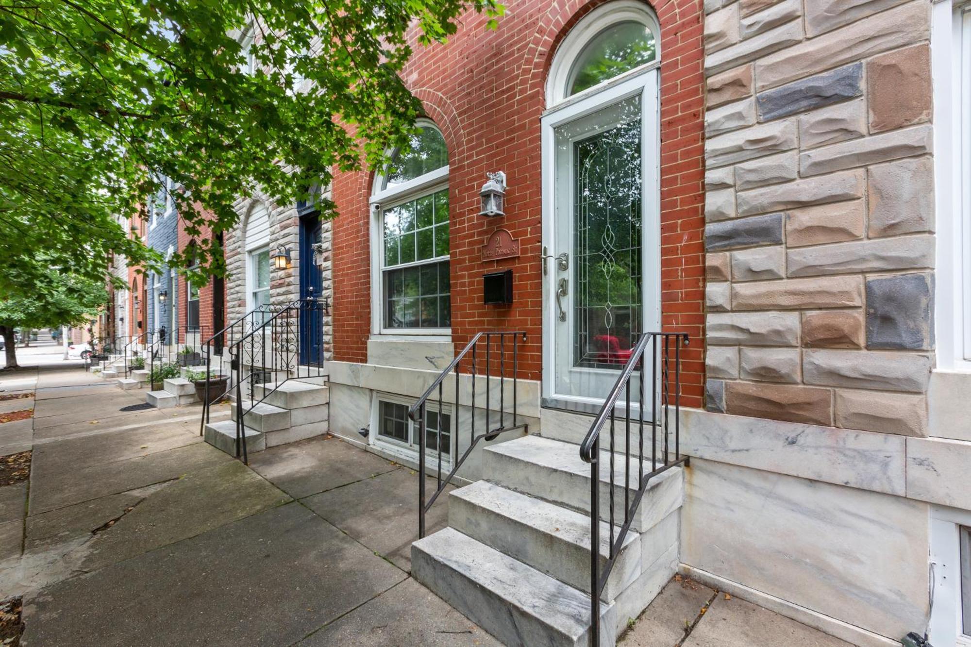 Pristine Townhouse With Rooftop Deck Near Canton! بالتيمور المظهر الخارجي الصورة
